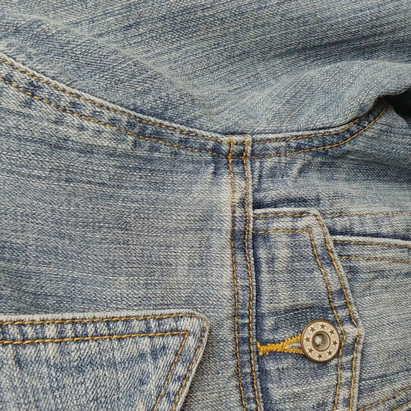 Cropped Jean Jacket - Picture 8 of 9